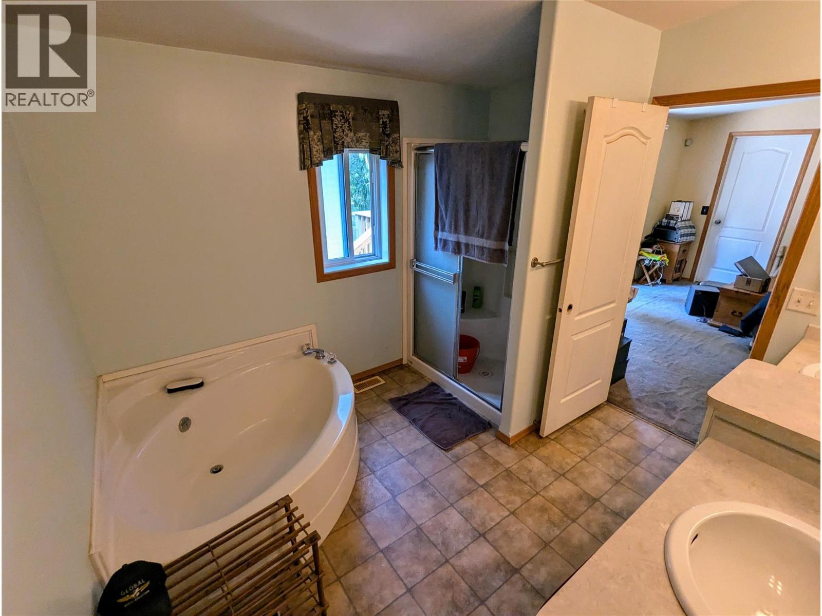  5060 Tatlow Road, Salmon Arm