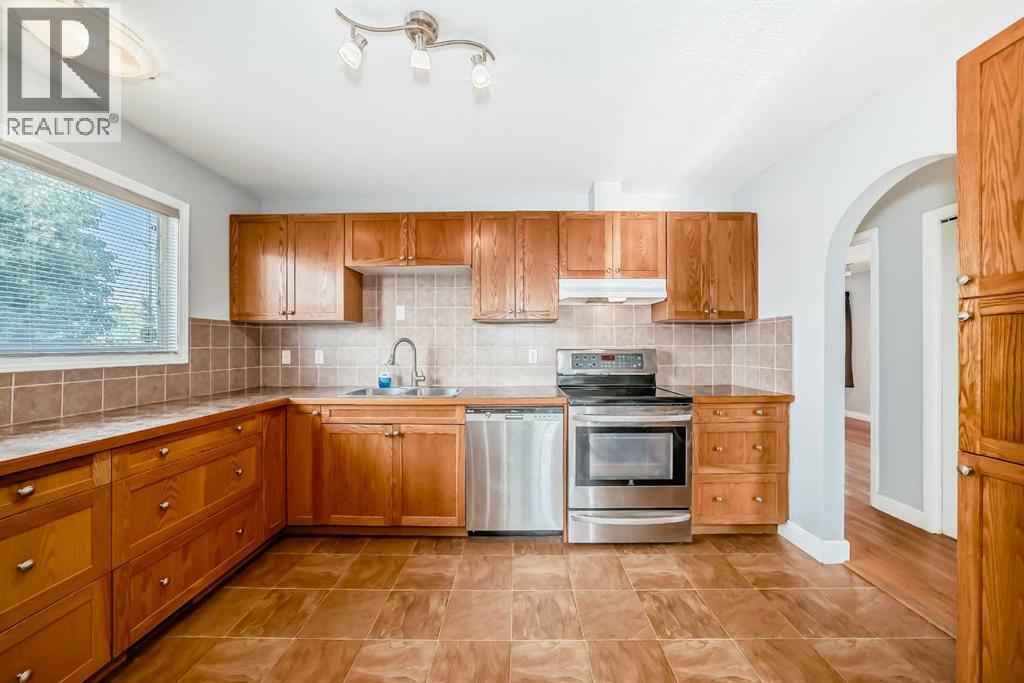 Single Family House Bungalow for Sale in  Olympia Crescent SE Ogden Calgary 