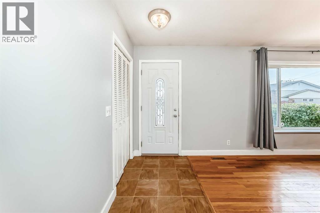 Single Family House Bungalow for Sale in  Olympia Crescent SE Ogden Calgary 