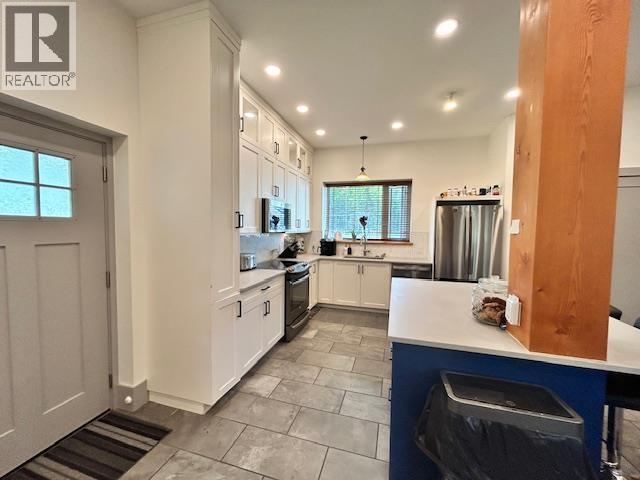 520 OAK STREET, Vanderhoof