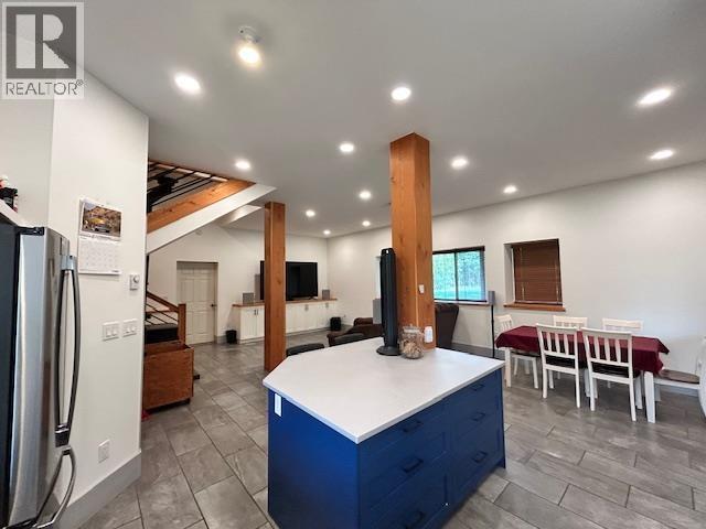 520 OAK STREET, Vanderhoof