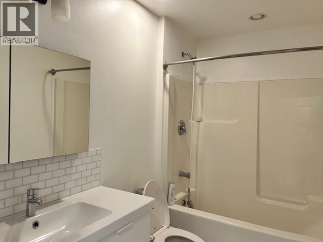 520 OAK STREET, Vanderhoof