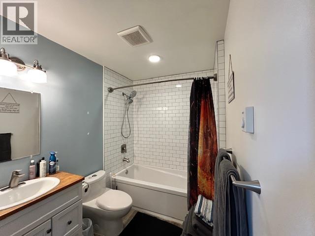 520 OAK STREET, Vanderhoof