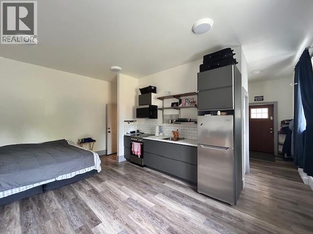 520 OAK STREET, Vanderhoof