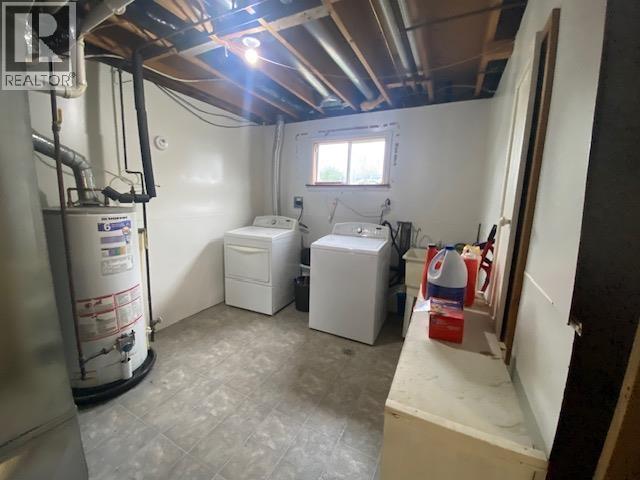 2221 EVERGREEN STREET, Terrace