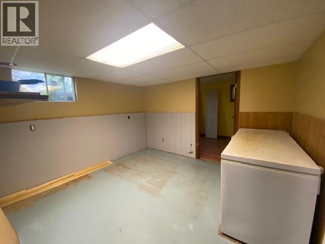 2221 EVERGREEN STREET, Terrace