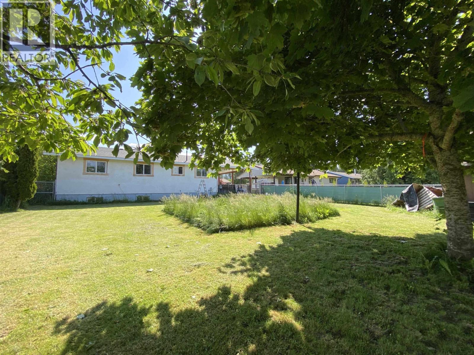 2221 EVERGREEN STREET, Terrace
