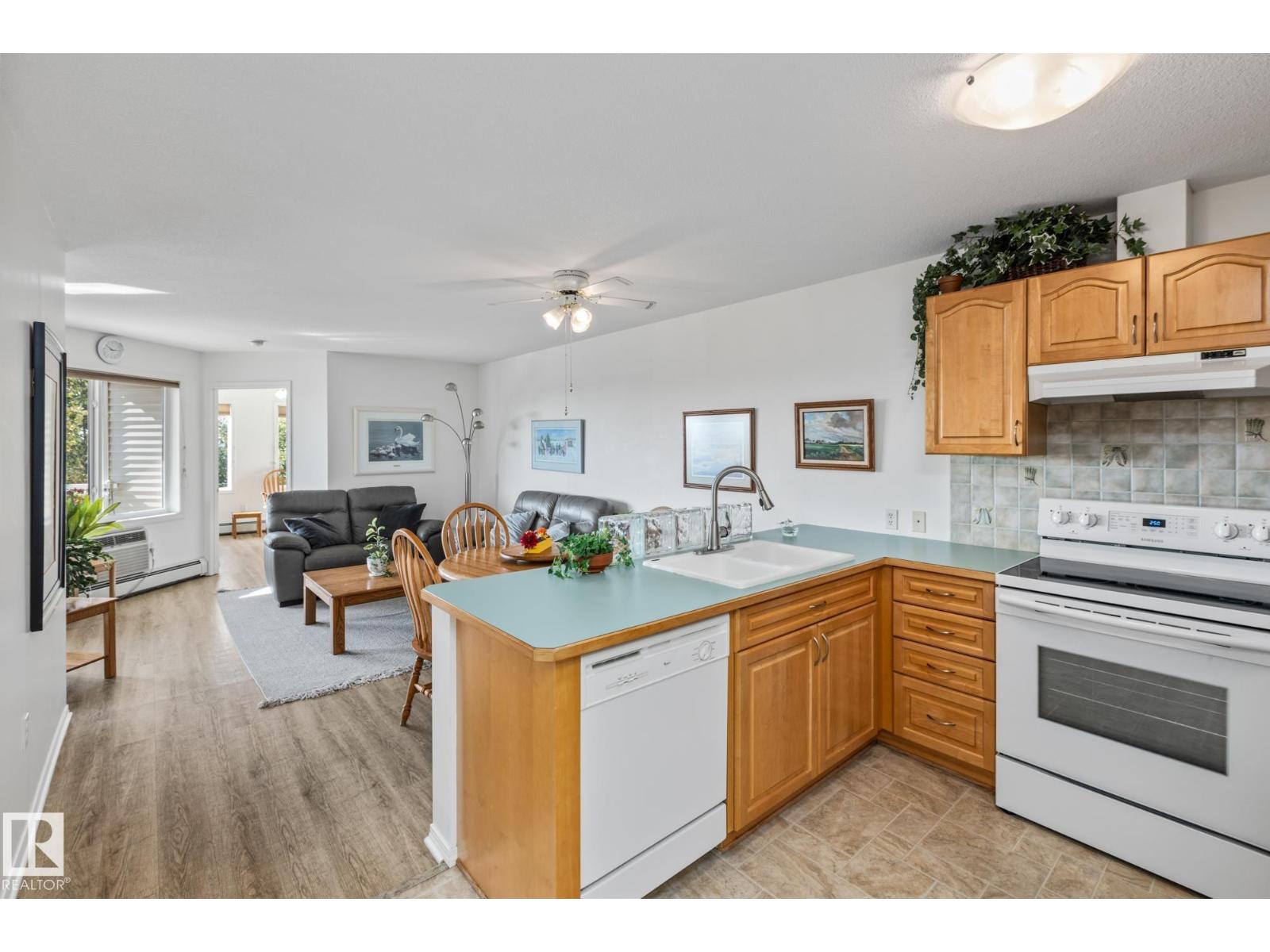 #414 78 MCKENNEY AV, St. Albert