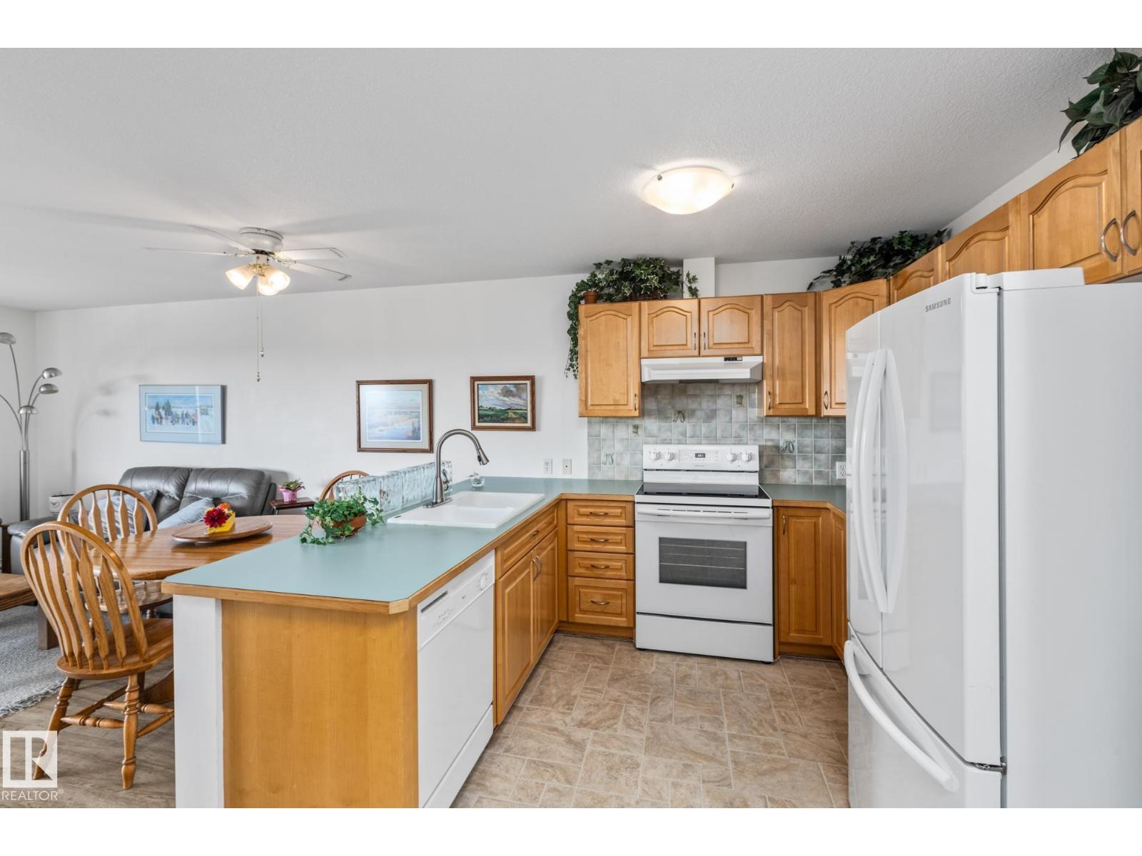 #414 78 MCKENNEY AV, St. Albert