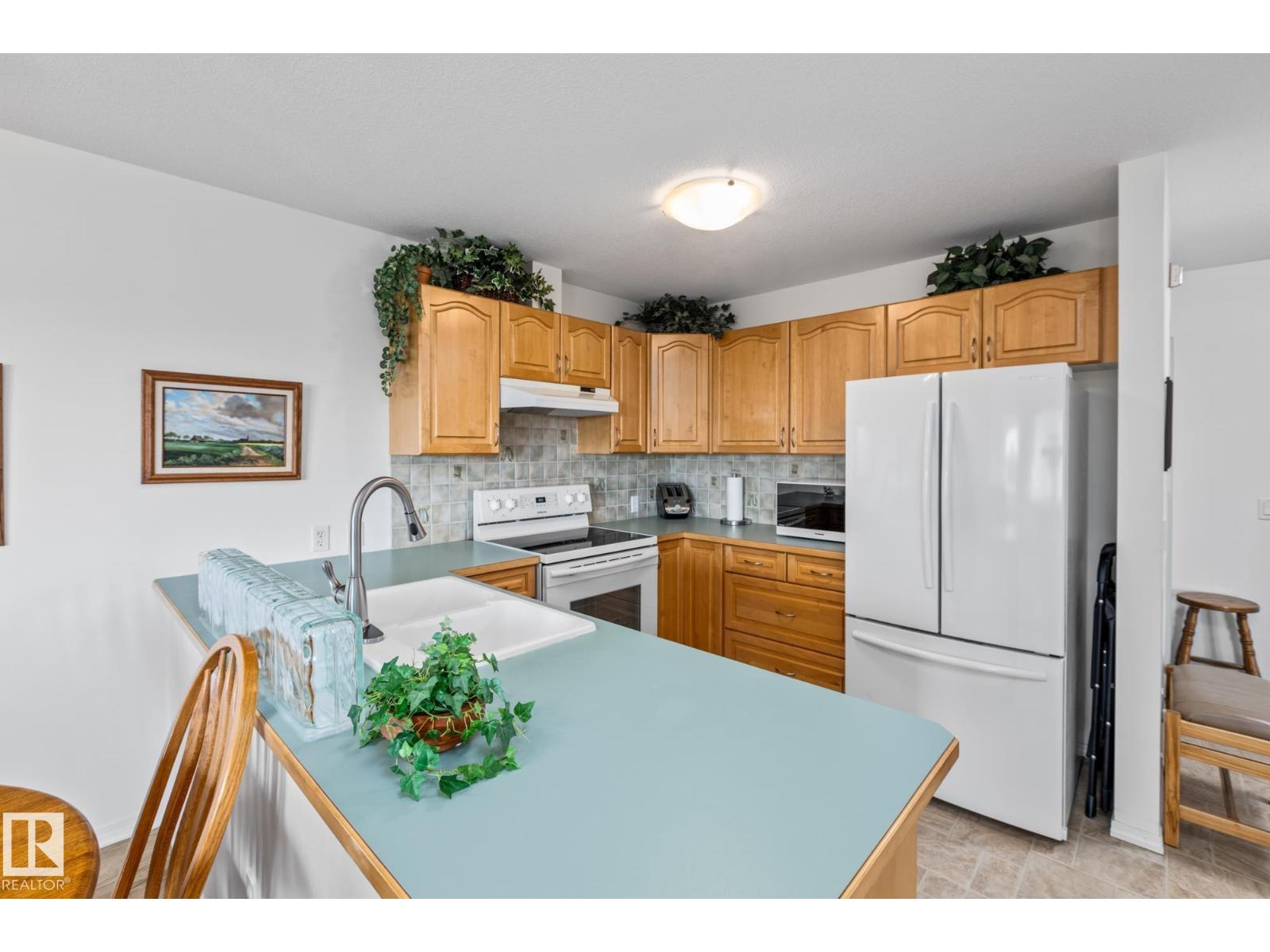 #414 78 MCKENNEY AV, St. Albert