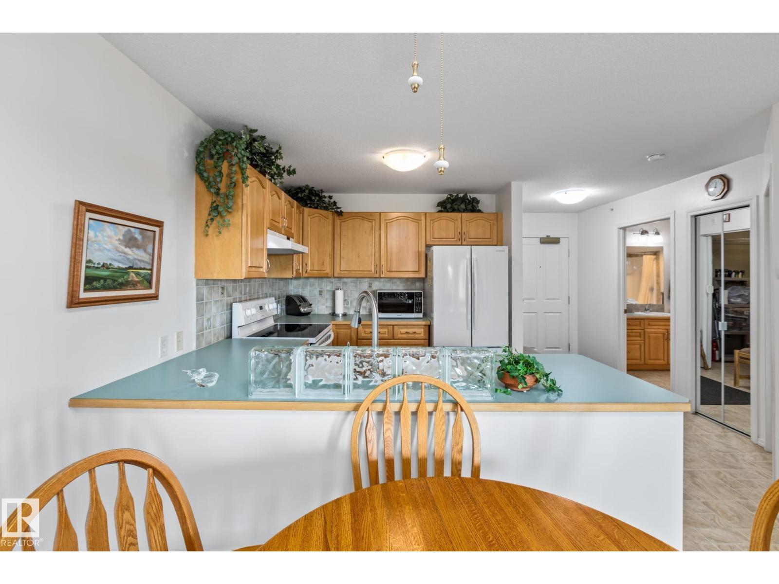 #414 78 MCKENNEY AV, St. Albert