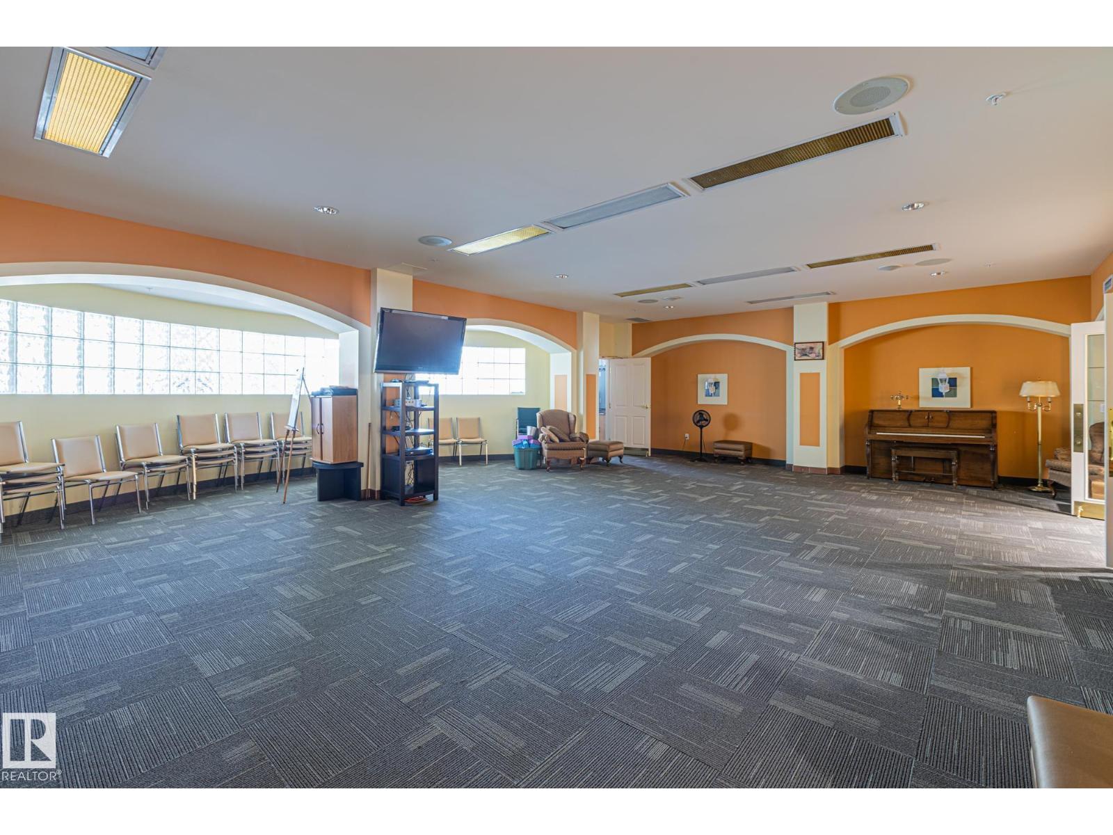 #414 78 MCKENNEY AV, St. Albert