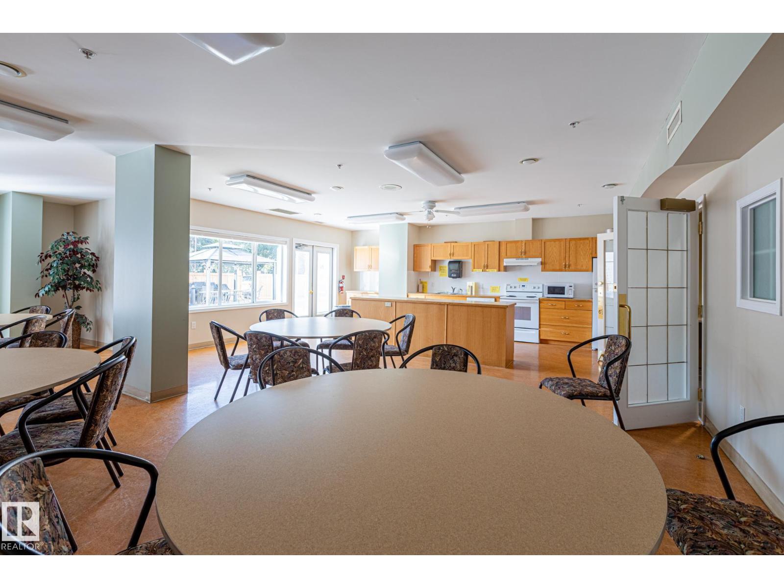 #414 78 MCKENNEY AV, St. Albert