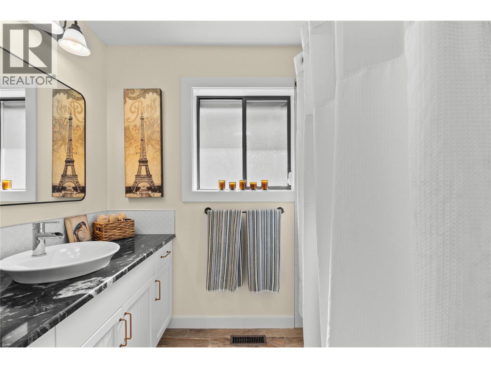 1258 Round Lake Road, Spallumcheen