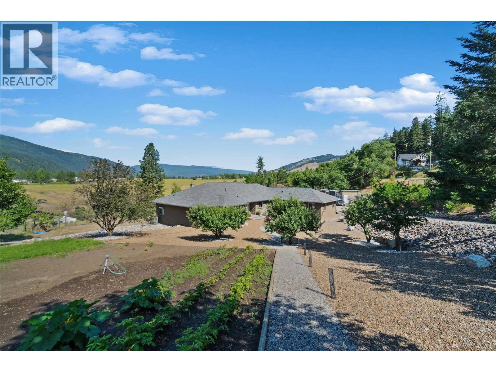 1258 Round Lake Road, Spallumcheen