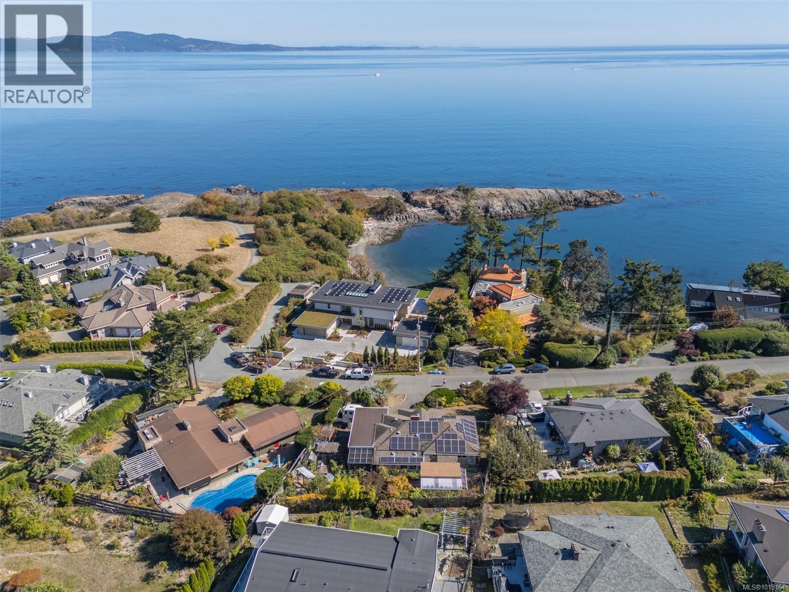 4490 Shore Way, Saanich