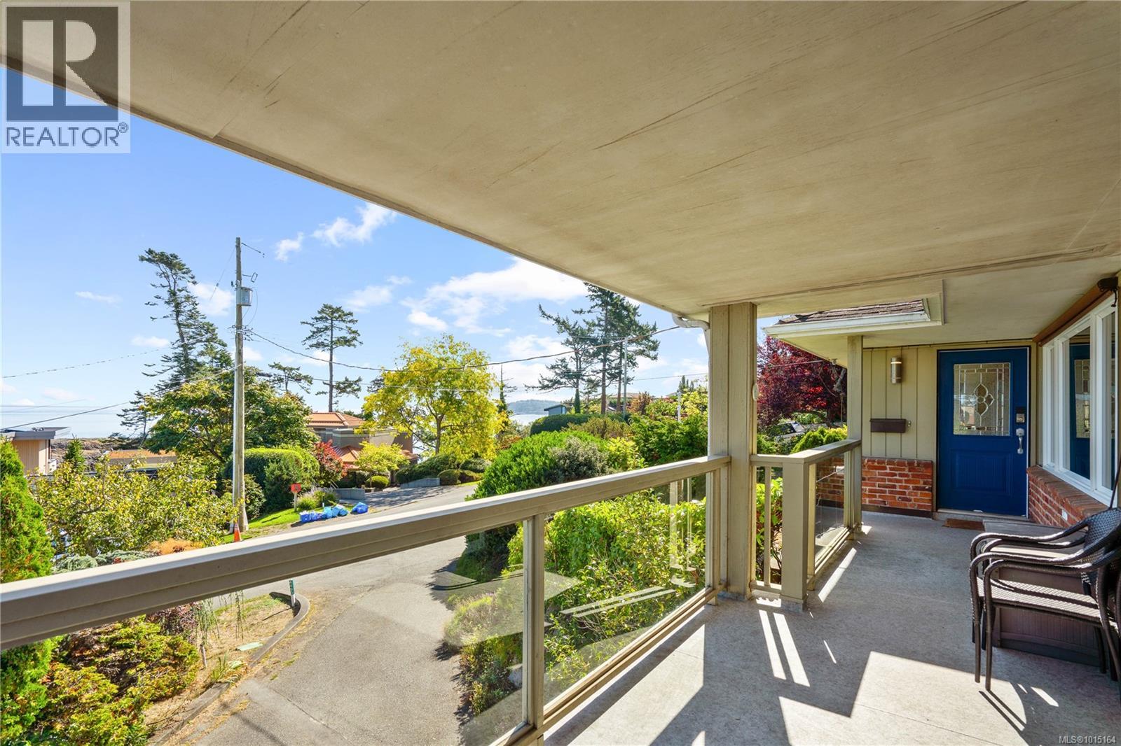 4490 Shore Way, Saanich