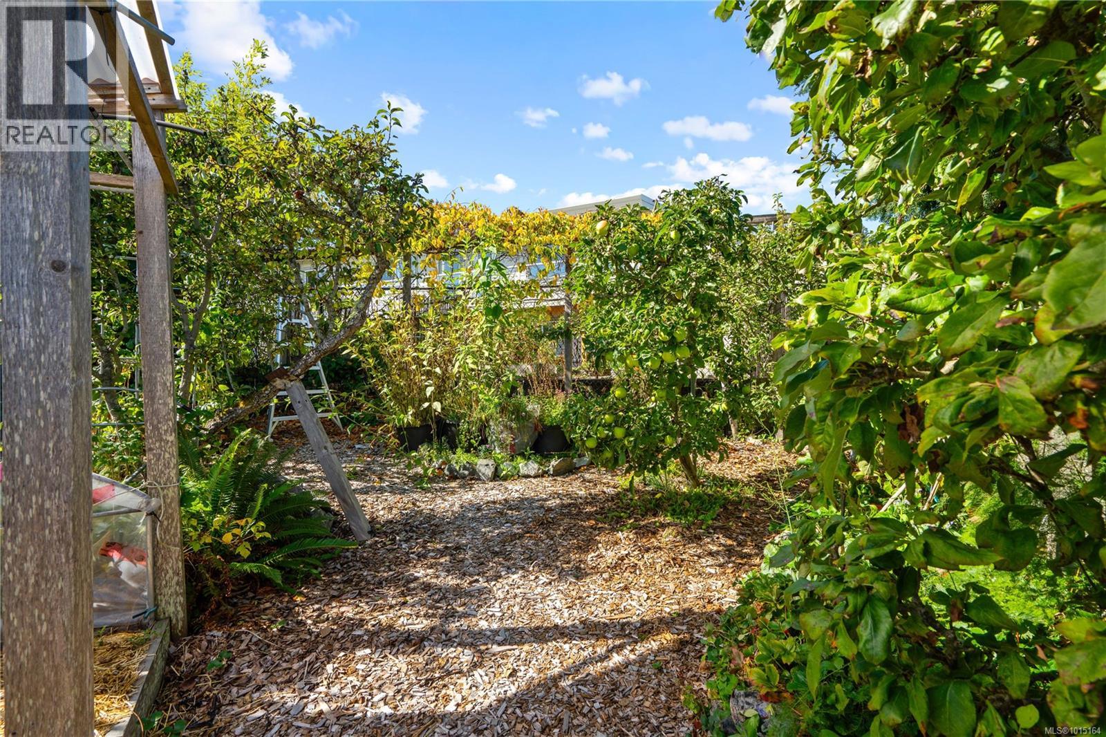 4490 Shore Way, Saanich