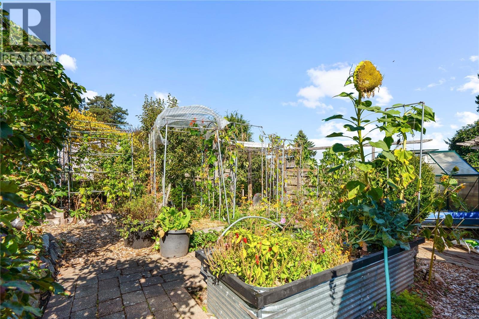 4490 Shore Way, Saanich