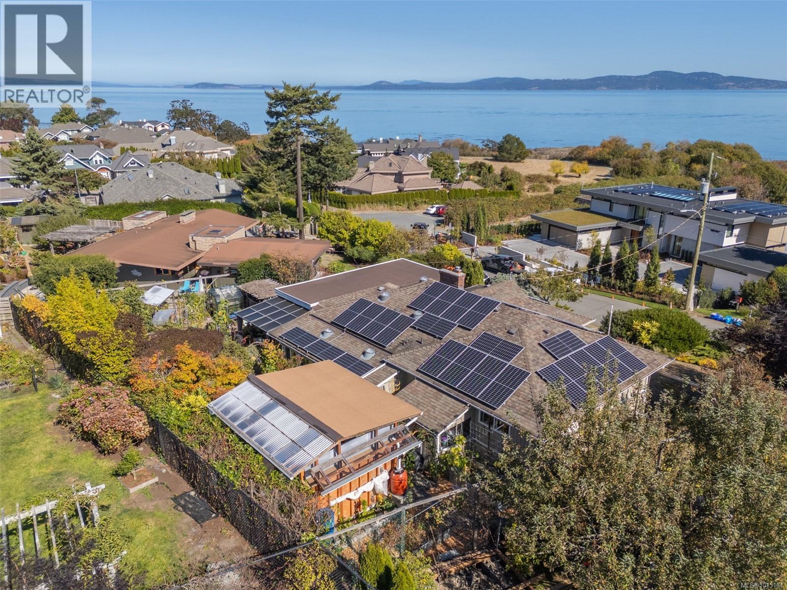 4490 Shore Way, Saanich