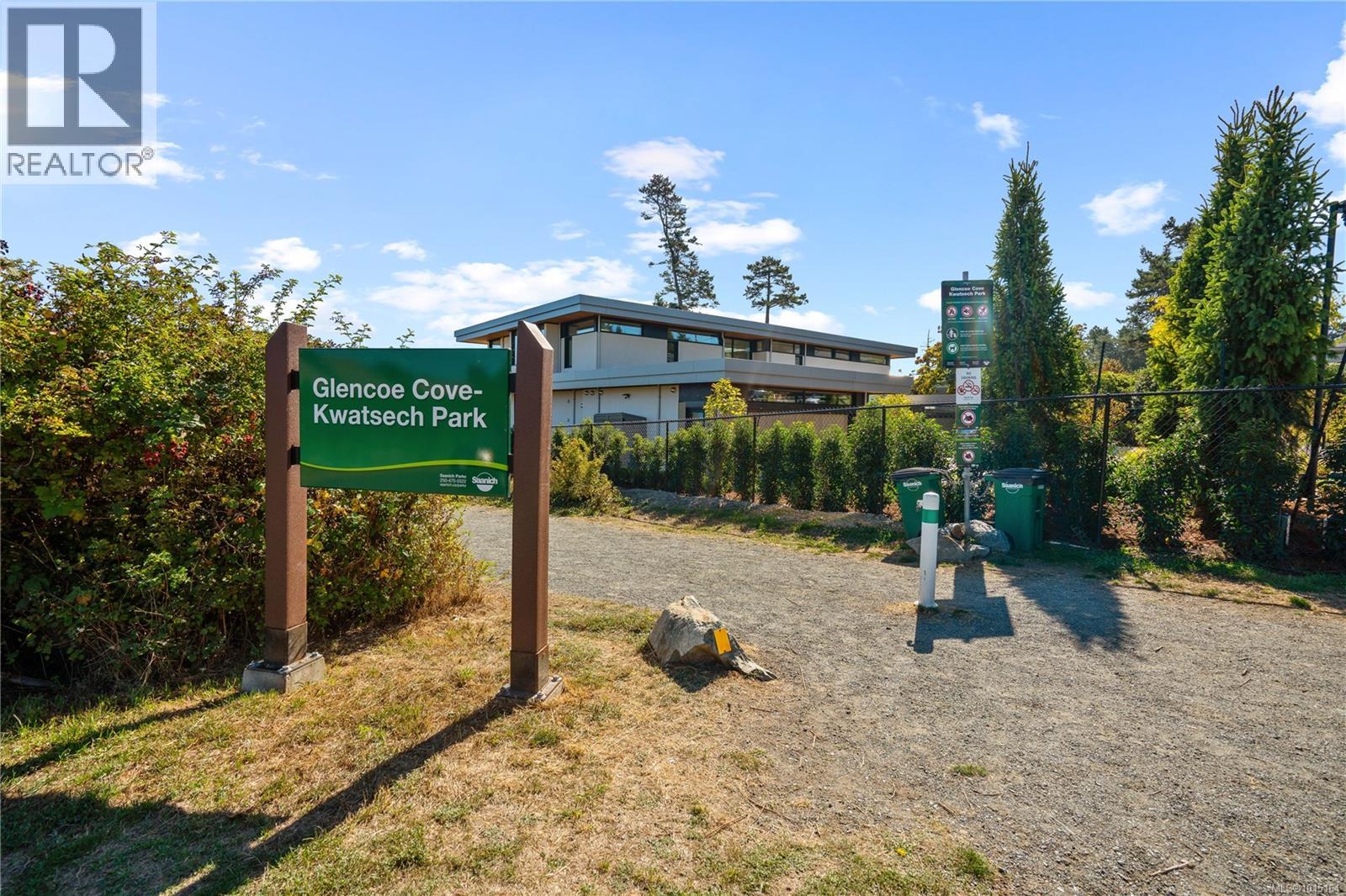 4490 Shore Way, Saanich