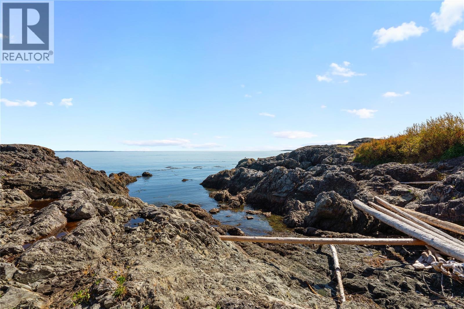 4490 Shore Way, Saanich