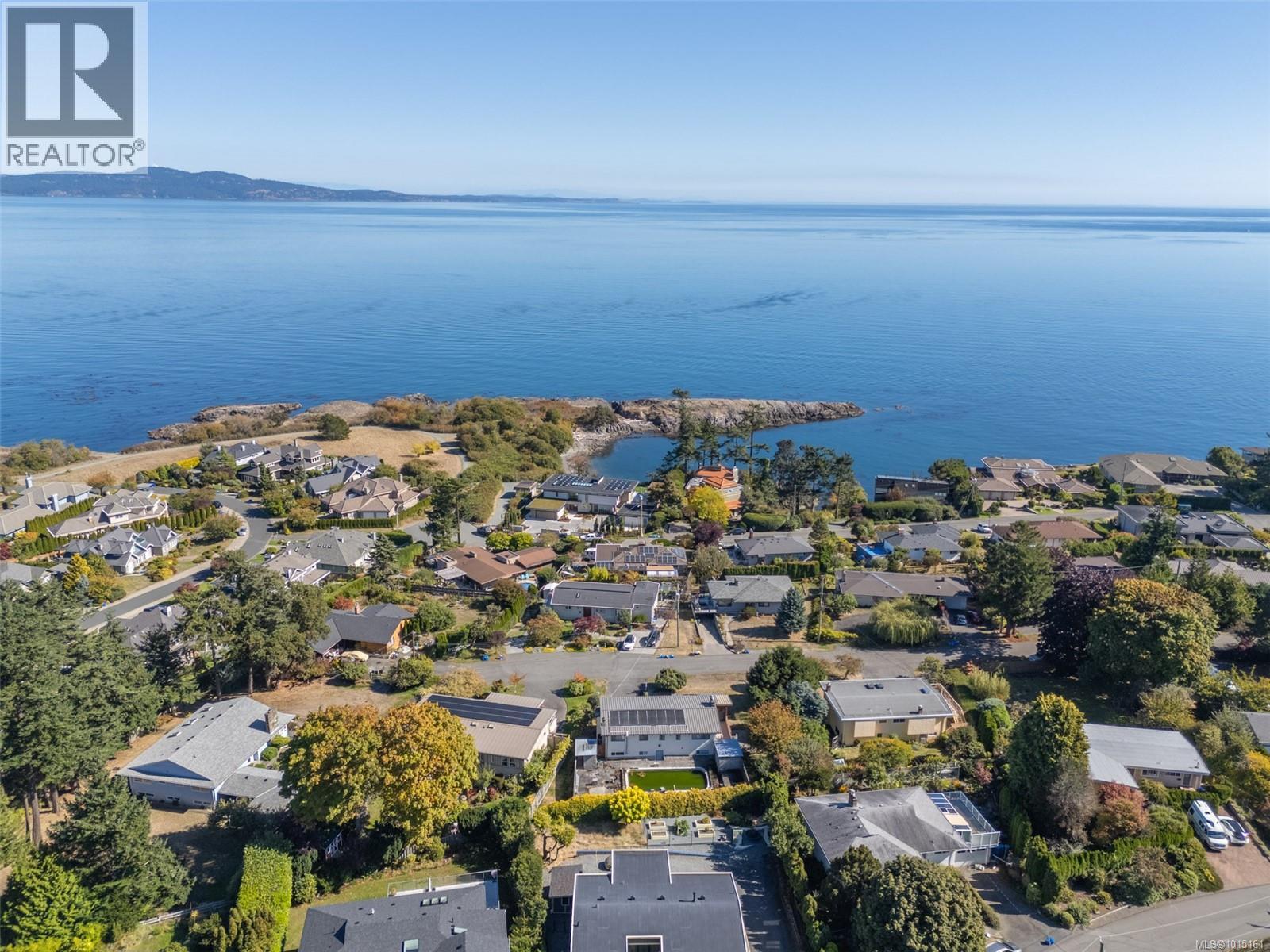 4490 Shore Way, Saanich