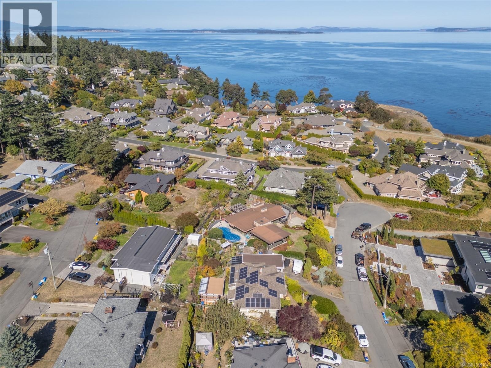 4490 Shore Way, Saanich