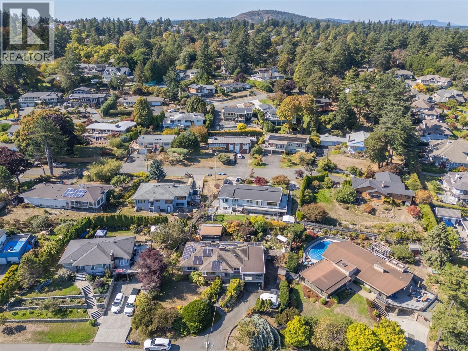 4490 Shore Way, Saanich