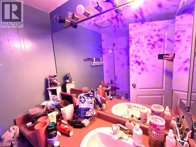 206 709 Houghton Road, Kelowna