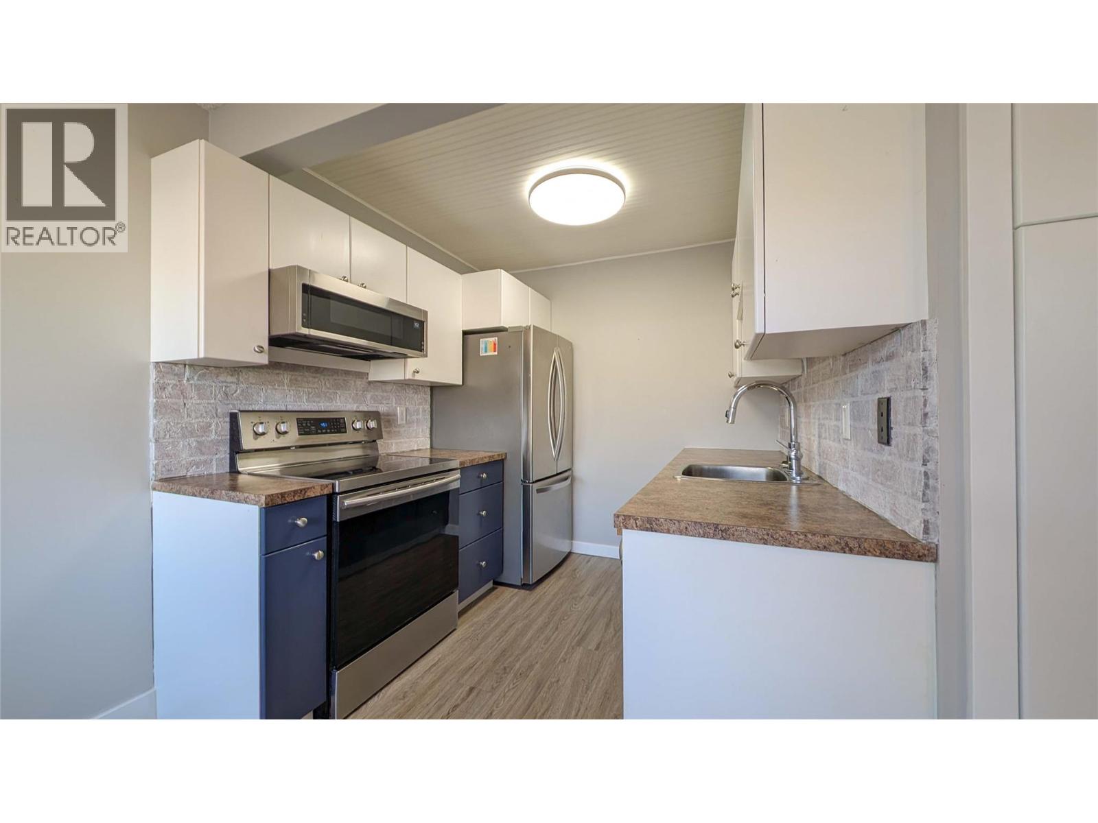 2201 3rd Street N, Cranbrook