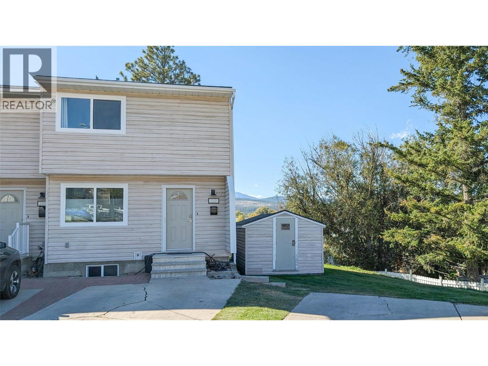 2201 3rd Street N, Cranbrook