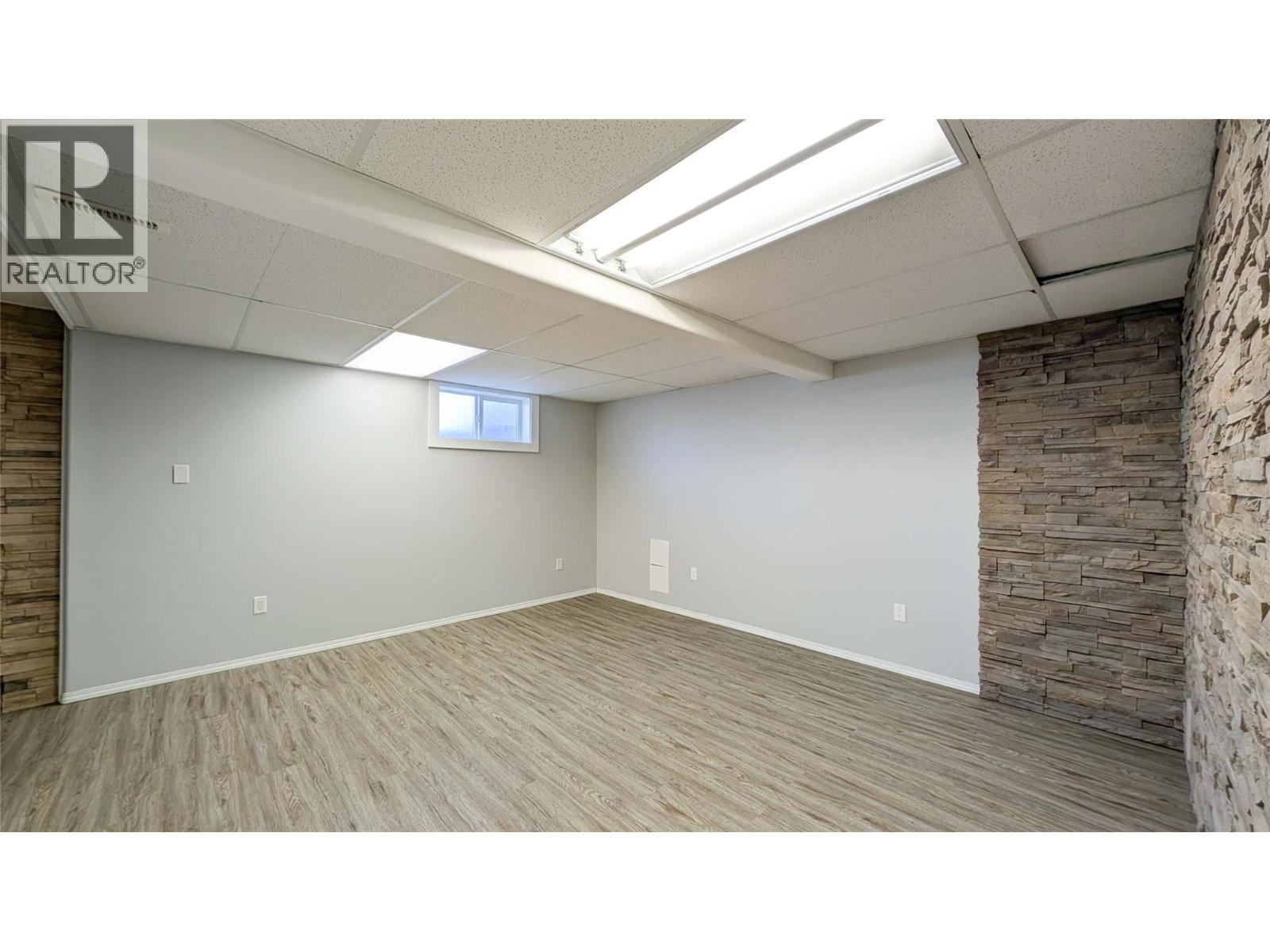 2201 3rd Street N, Cranbrook