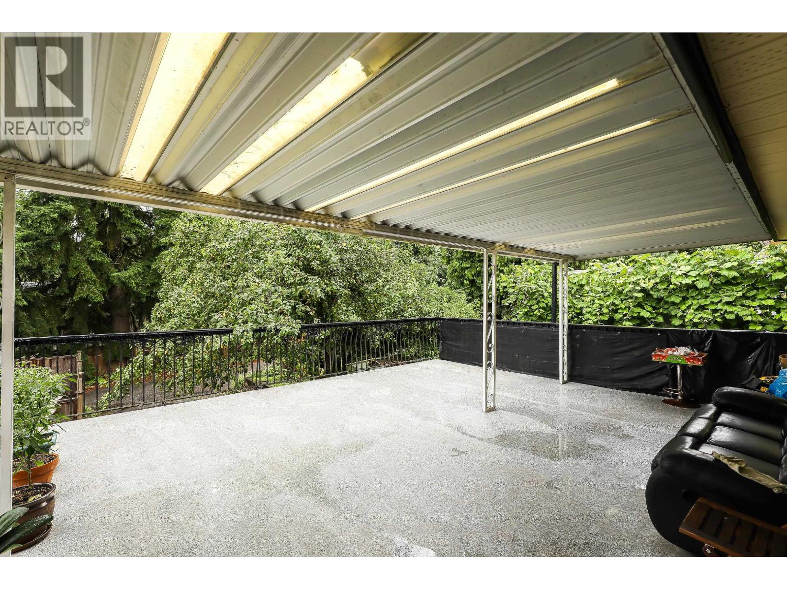 512 MENTMORE STREET, Coquitlam