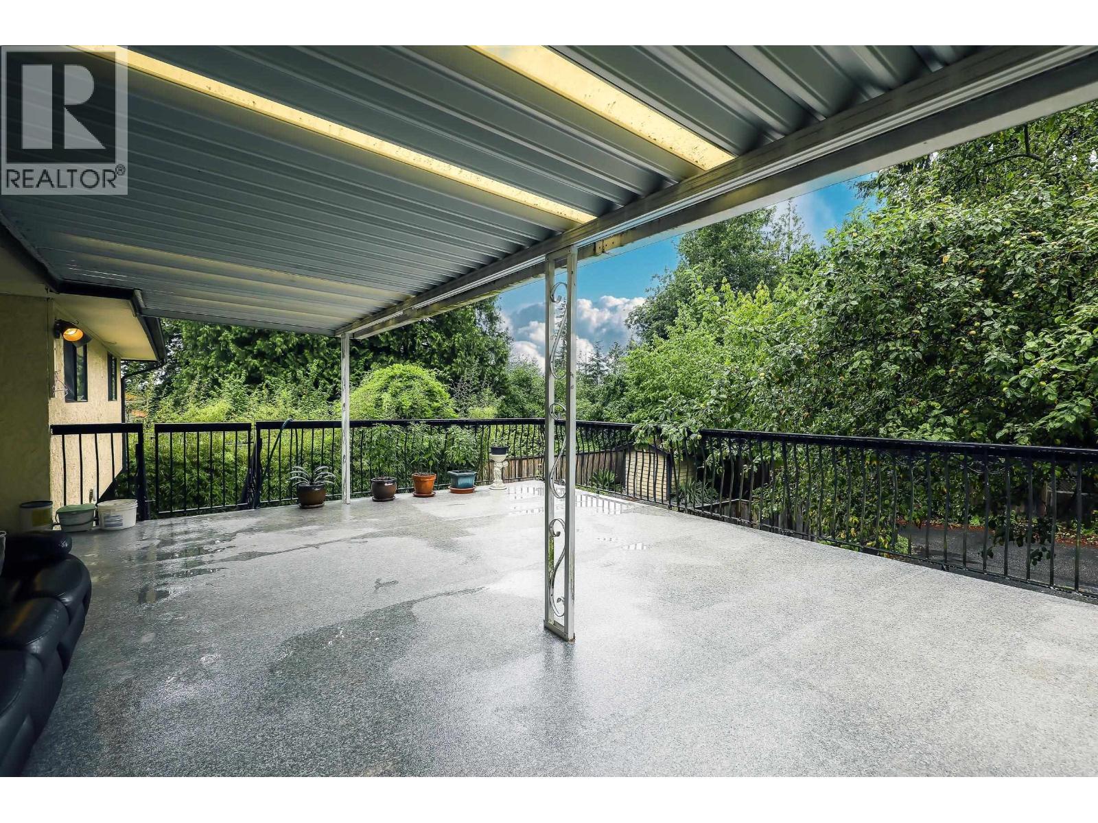 512 MENTMORE STREET, Coquitlam