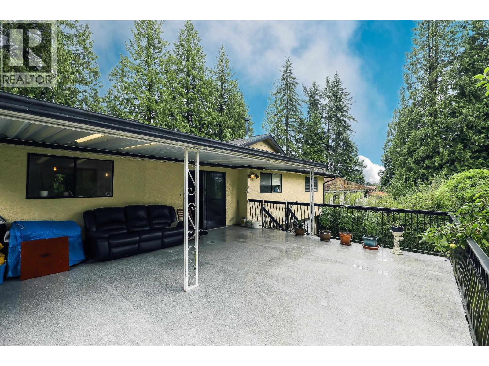 512 MENTMORE STREET, Coquitlam