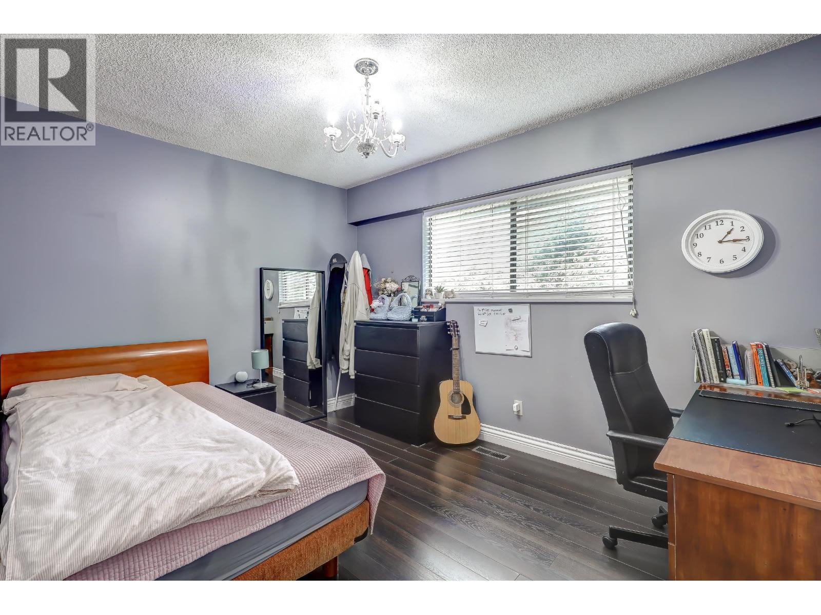 512 MENTMORE STREET, Coquitlam