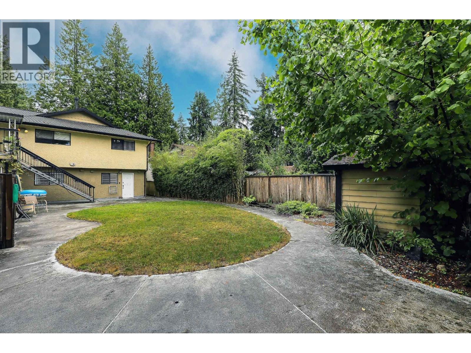 512 MENTMORE STREET, Coquitlam