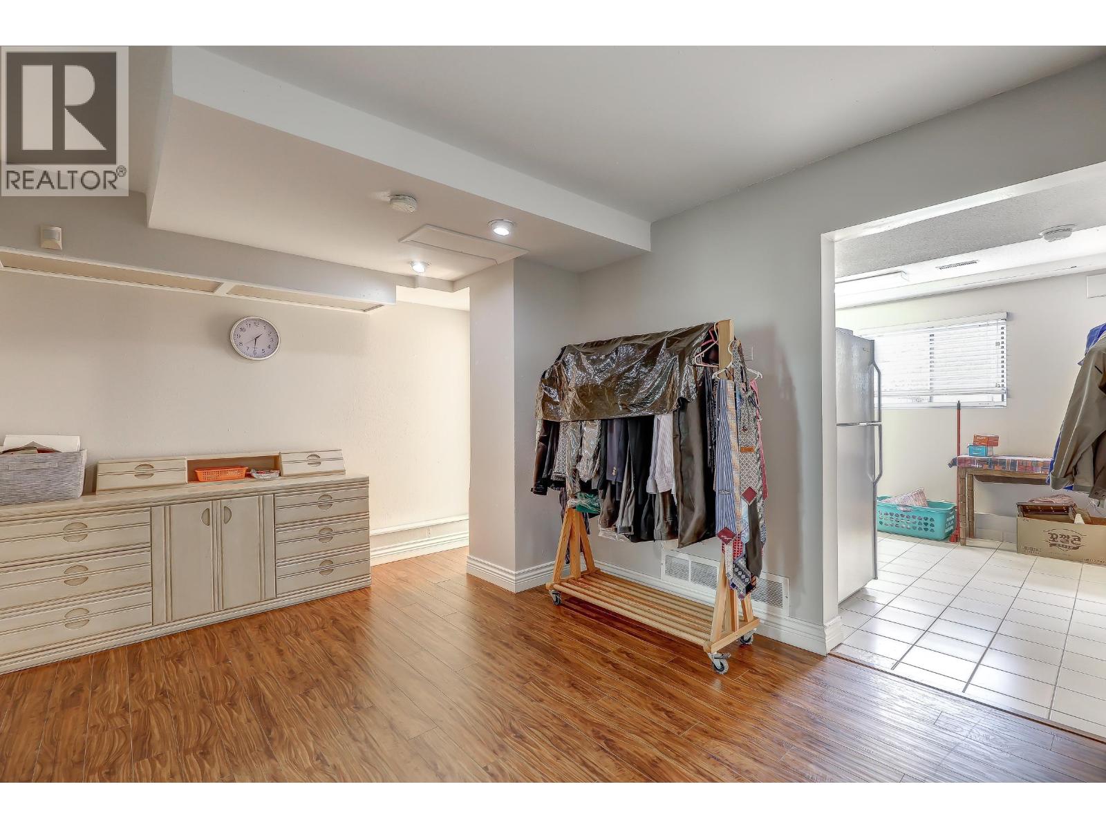 512 MENTMORE STREET, Coquitlam