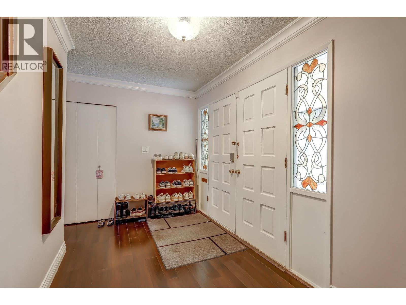 512 MENTMORE STREET, Coquitlam