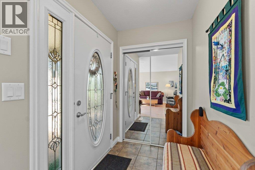 3 1231 10 Street Southwest, Salmon Arm