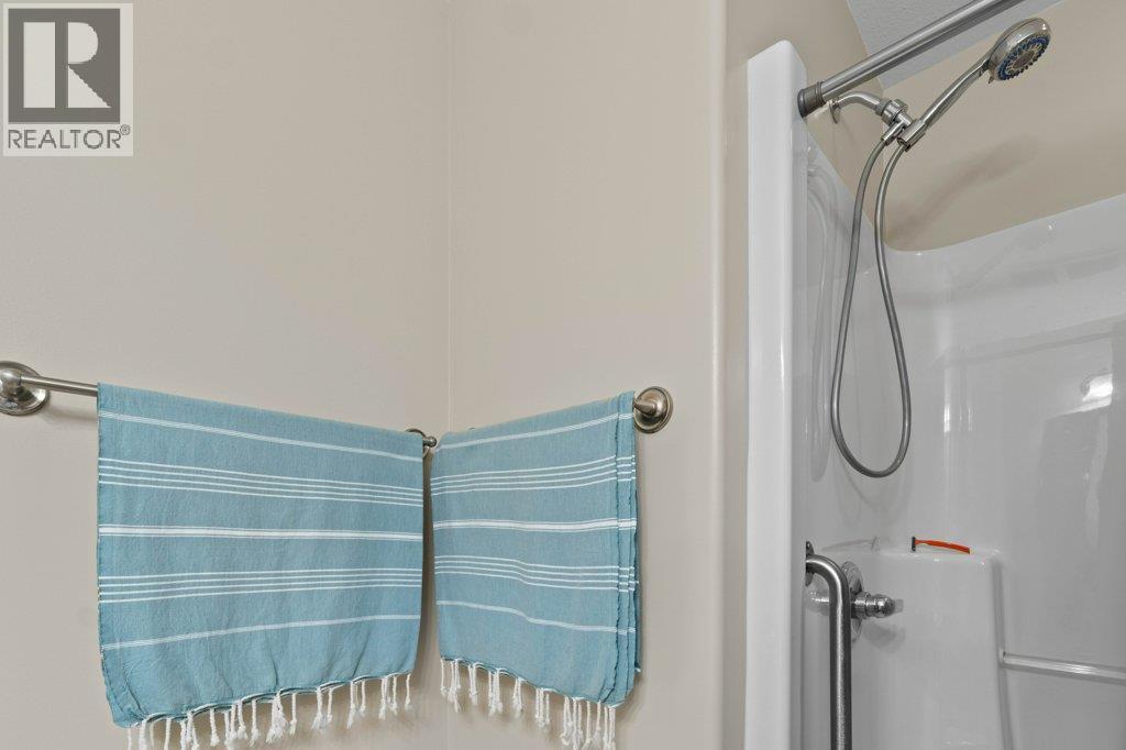 3 1231 10 Street Southwest, Salmon Arm