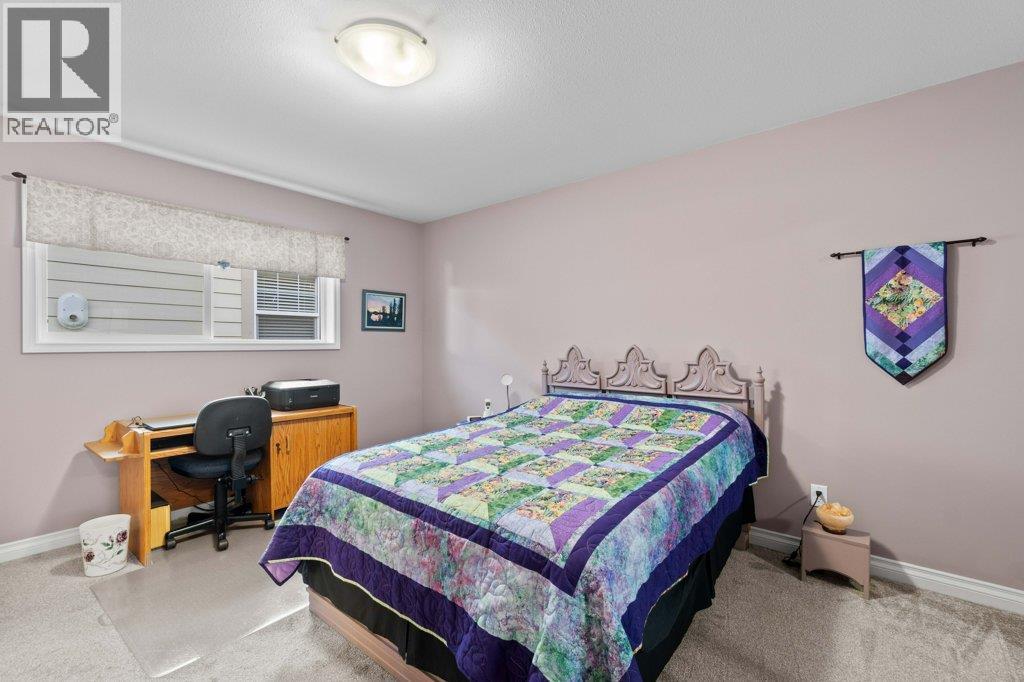 3 1231 10 Street Southwest, Salmon Arm