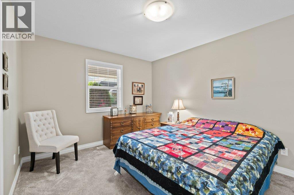 3 1231 10 Street Southwest, Salmon Arm