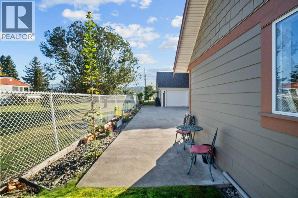 3 1231 10 Street Southwest, Salmon Arm