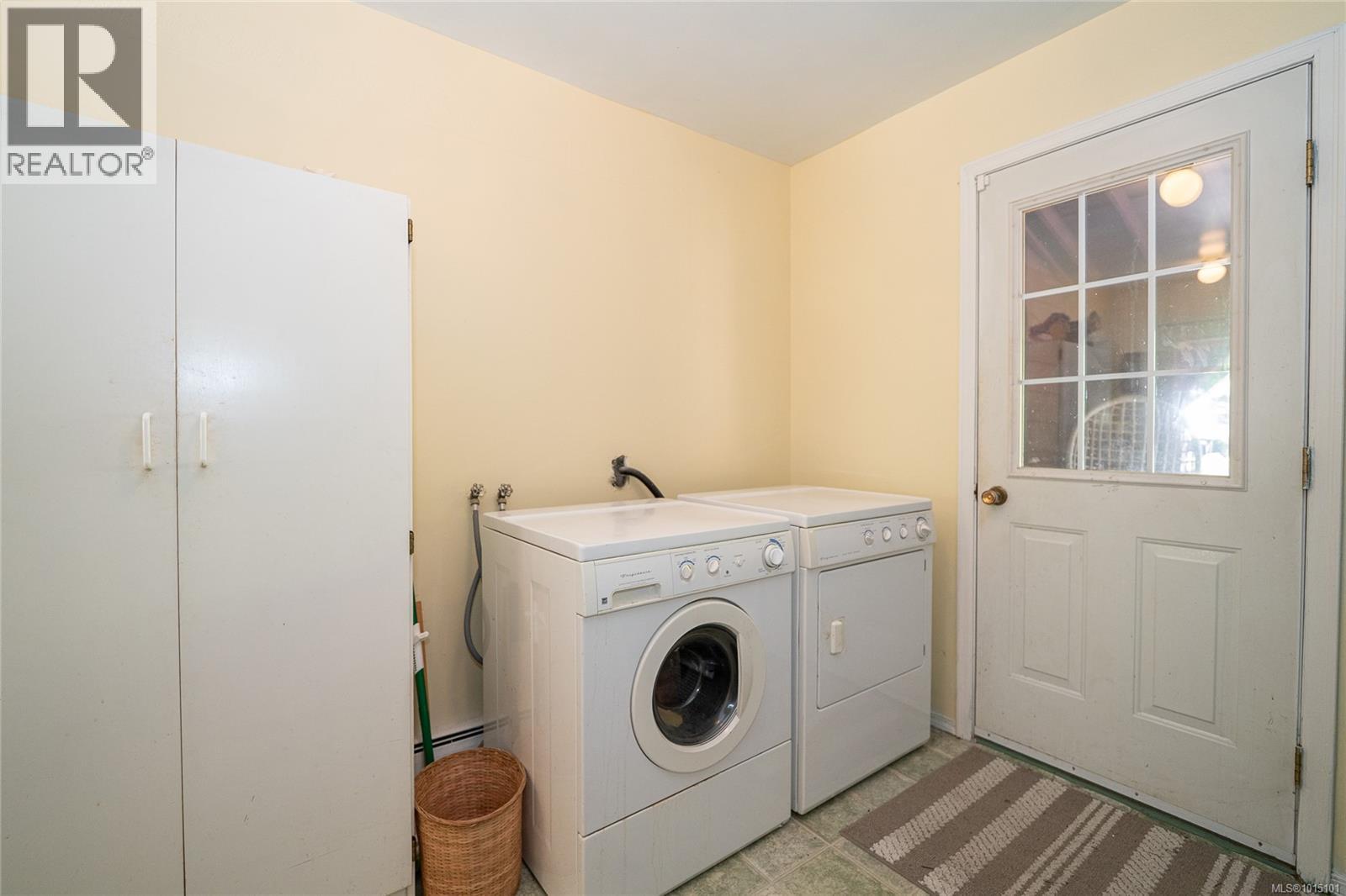 918 walfred Rd, Langford