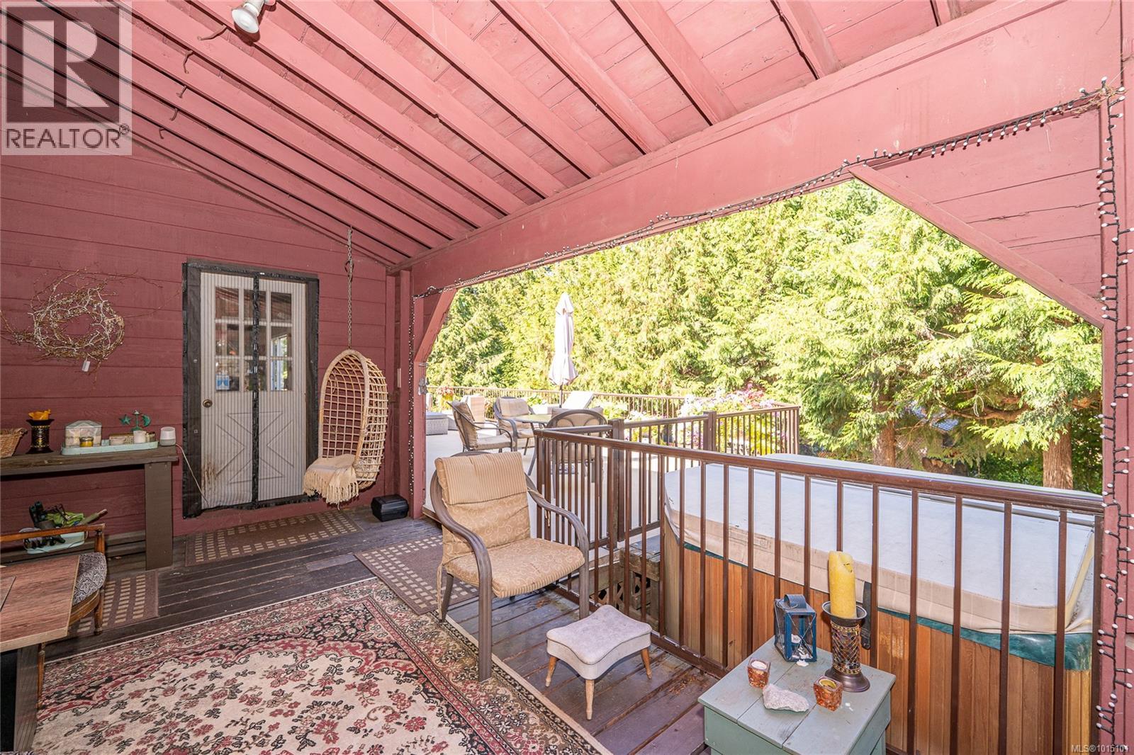 918 walfred Rd, Langford