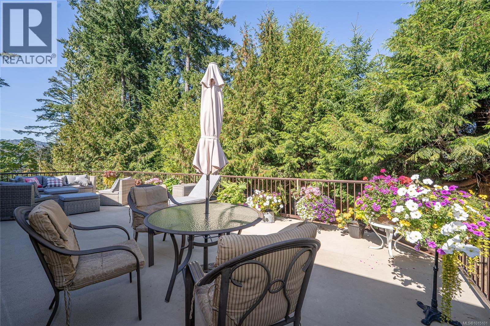 918 walfred Rd, Langford