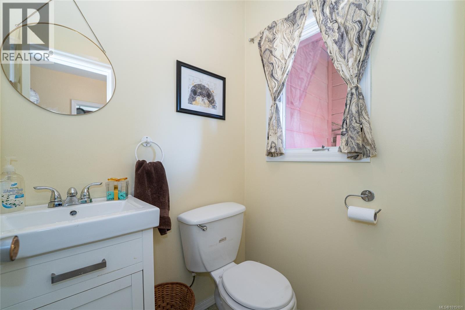 918 walfred Rd, Langford