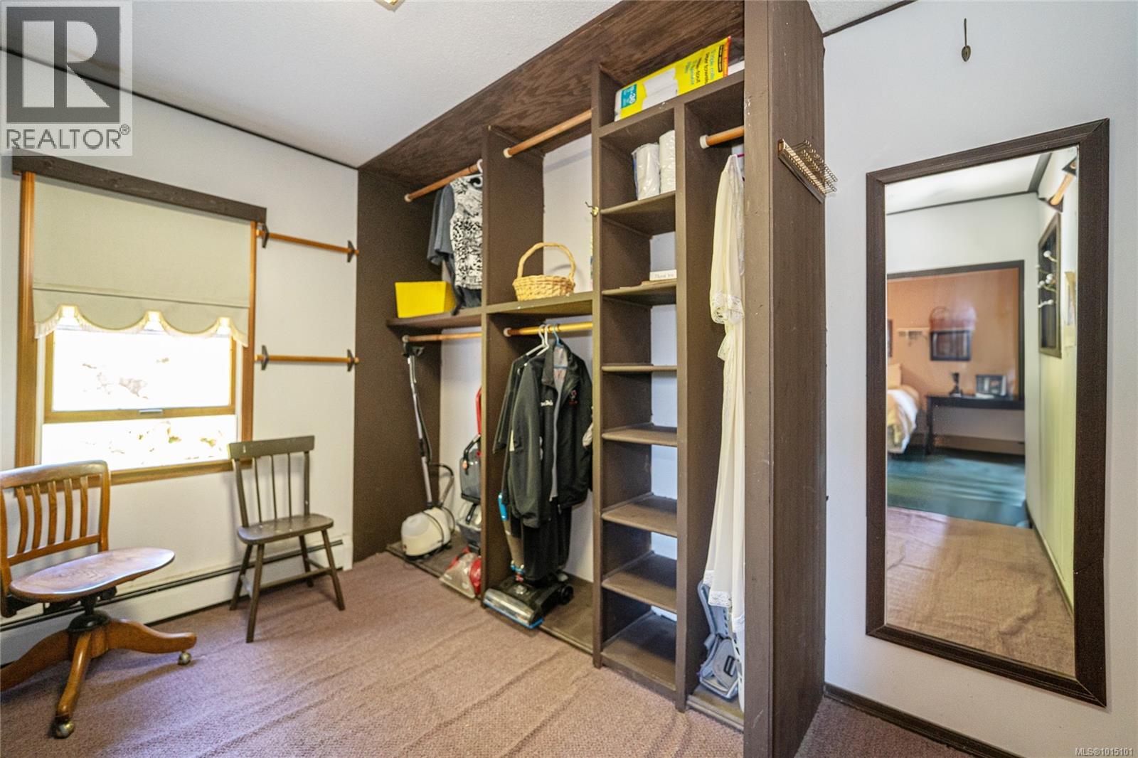 918 walfred Rd, Langford